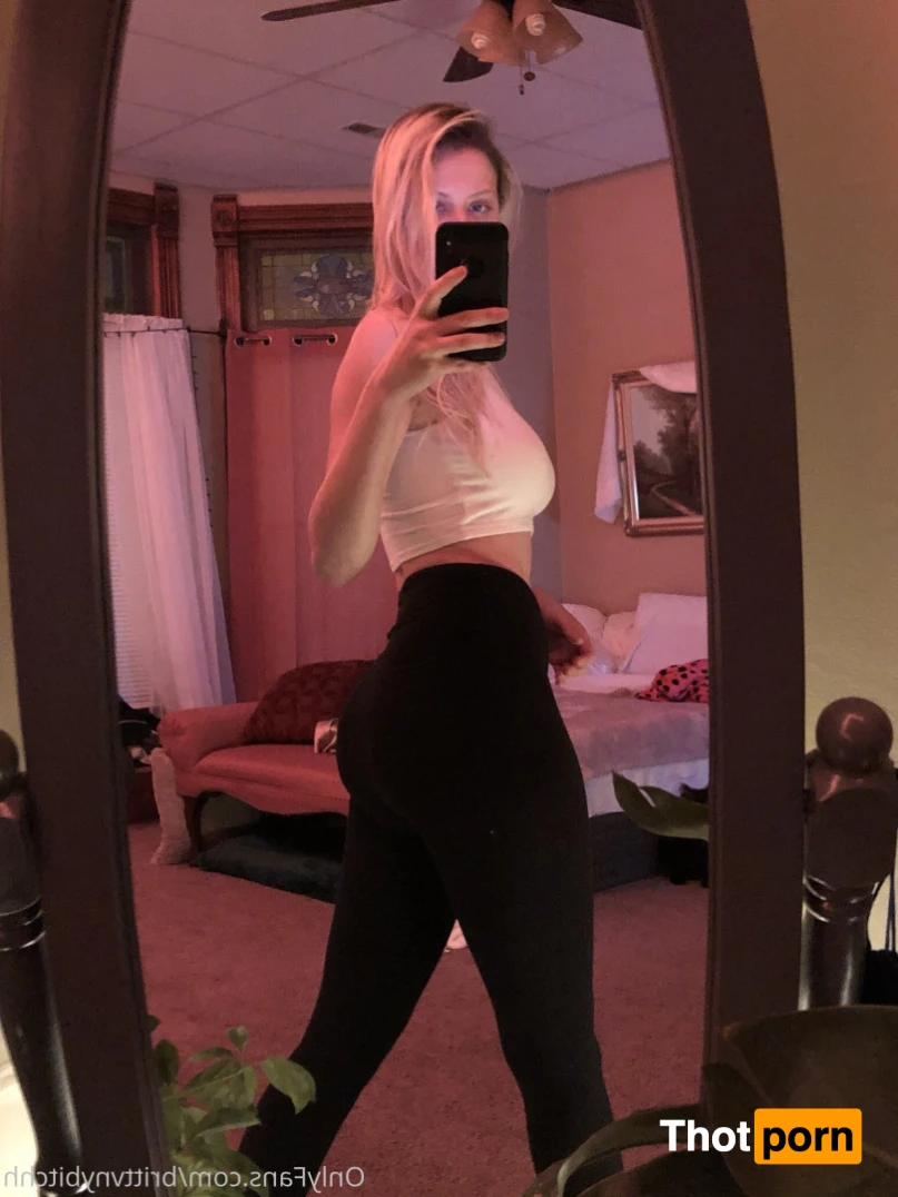 Britt 🐝🍯🥂 15379566