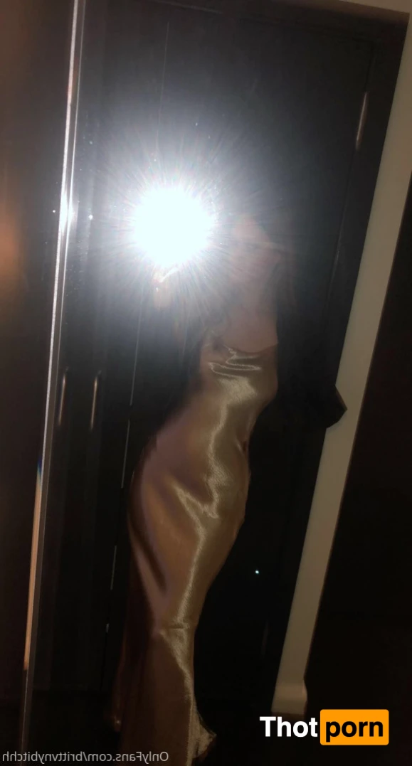 Britt 🐝🍯🥂 15379594