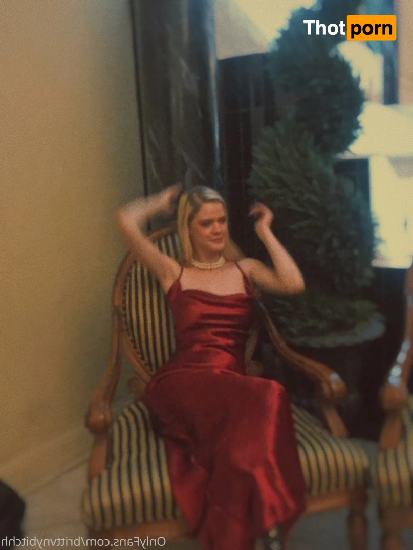 Britt 🐝🍯🥂 15379640