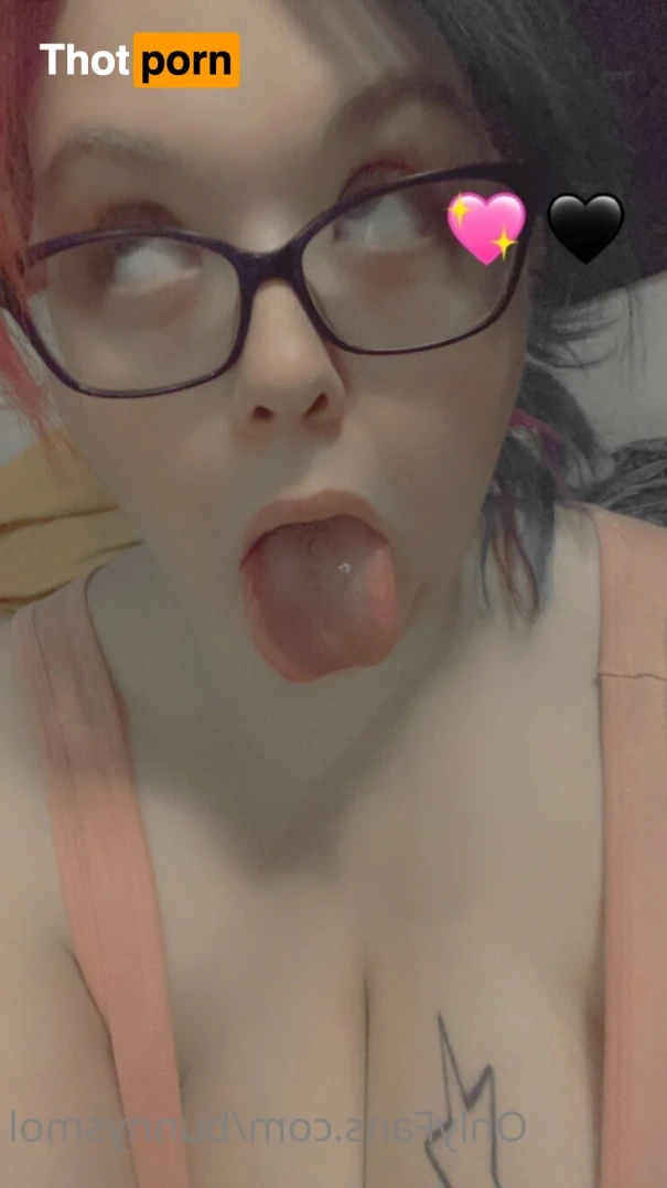 Strawberry bunny 15192393