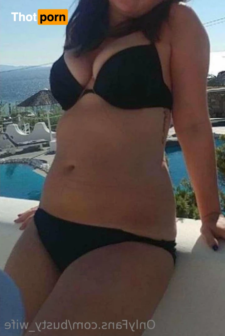 Busty Wife 11112381