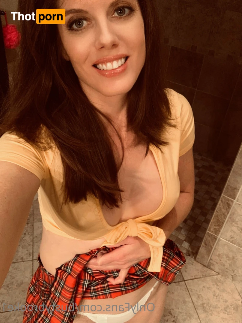 Busty Brooke’s VIP 15182492