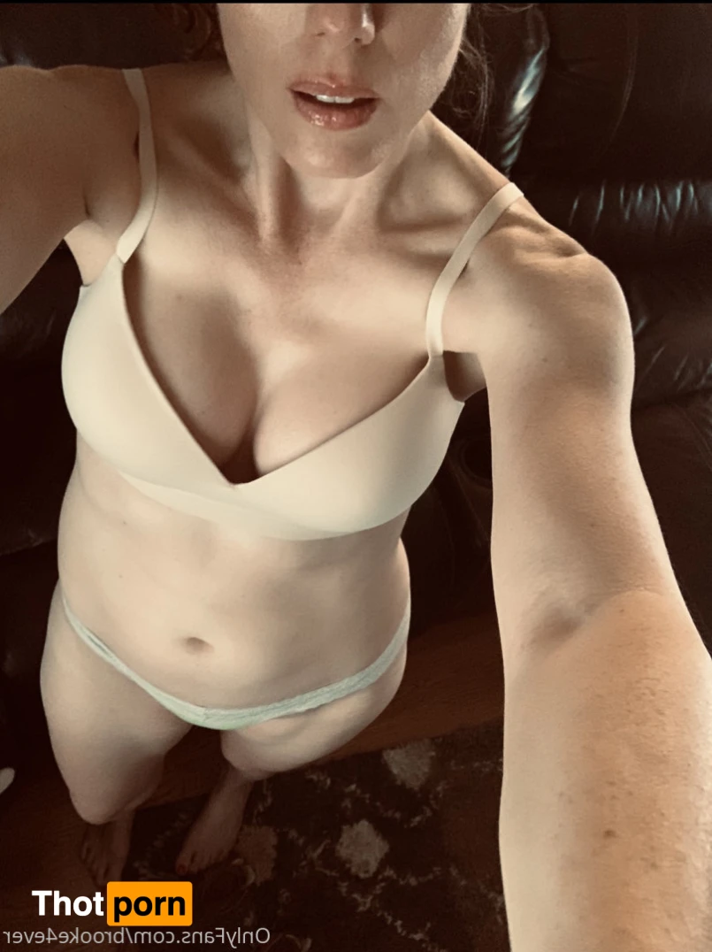 Busty Brooke’s VIP 15182533