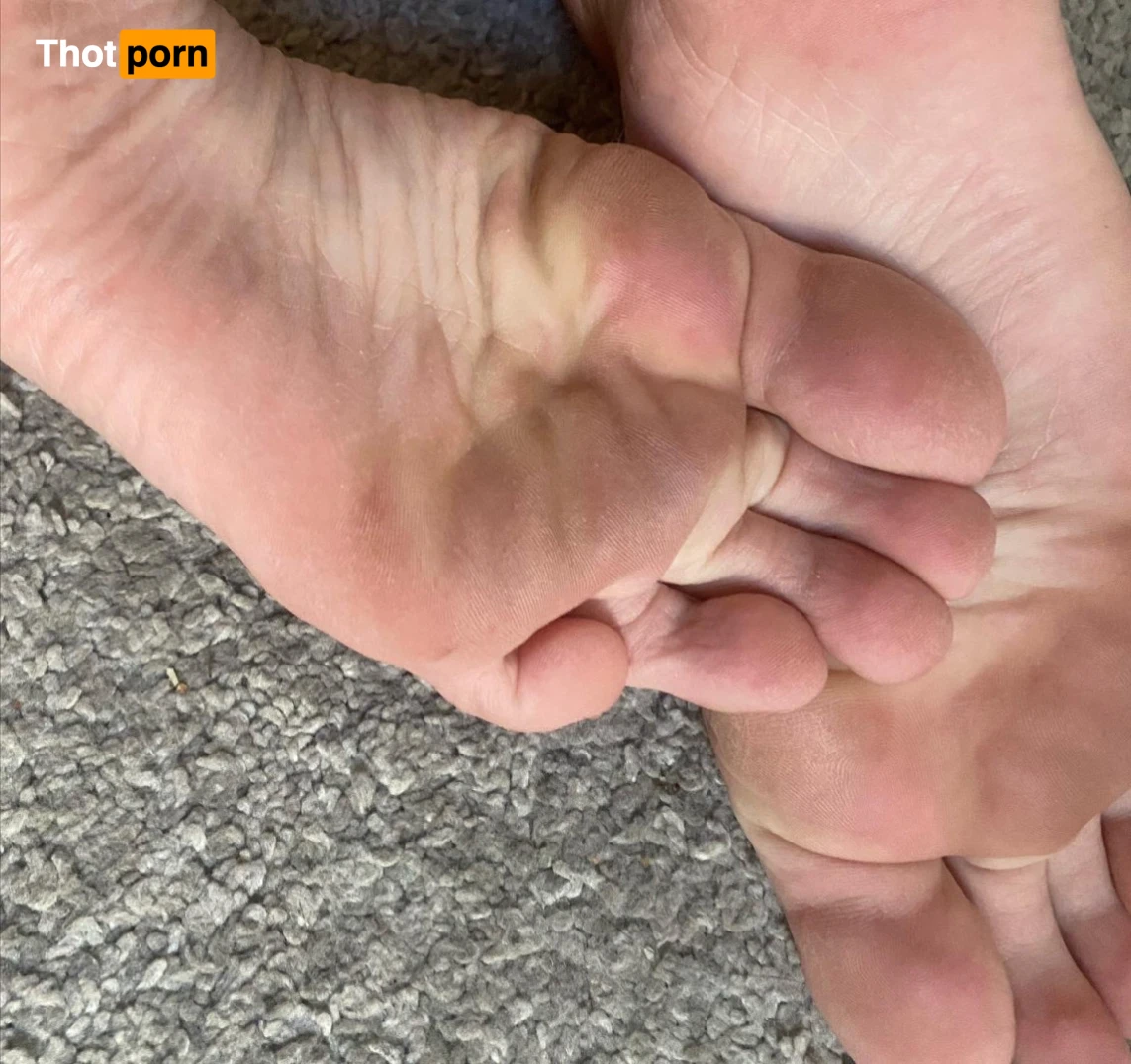 CallyFeet33 15069755