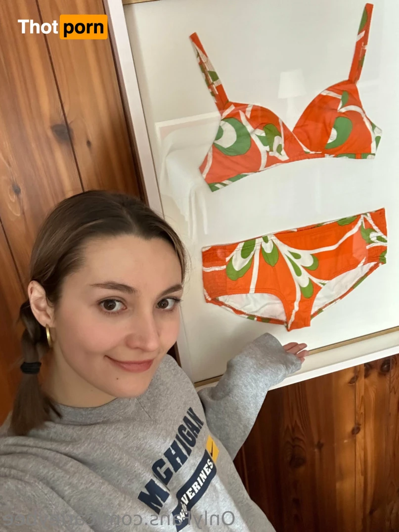 CarleyBee~FREE 11131857