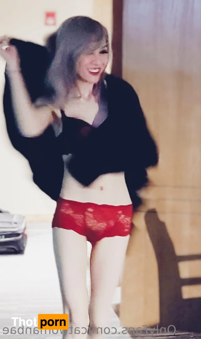 Catwomanbae 14868754