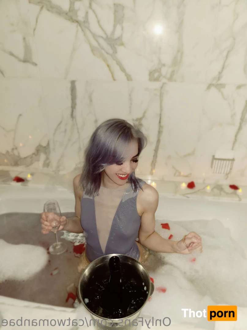 Catwomanbae 14869791