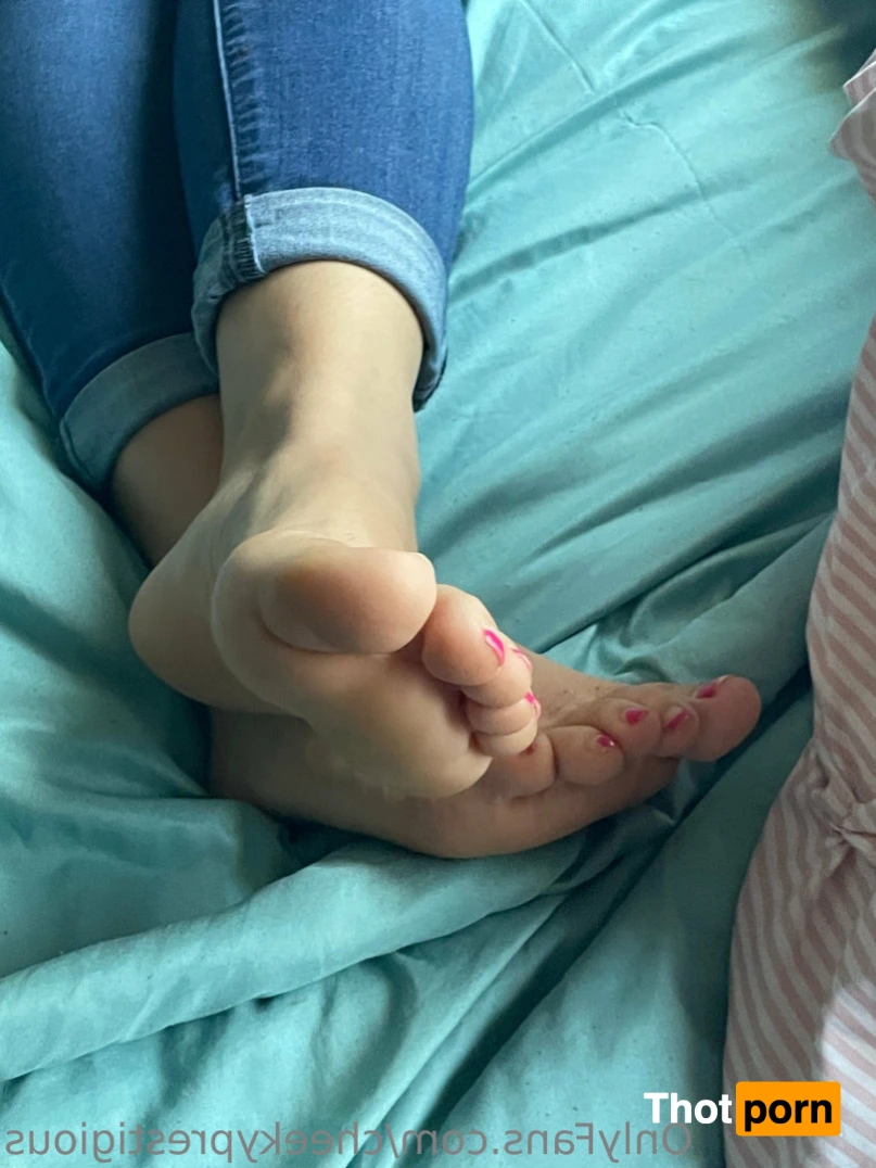 Ms. HiddenThong 14662570