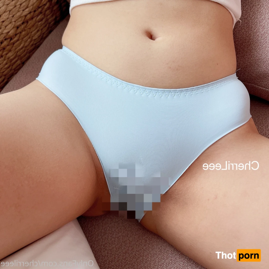 The Braless Babe 14425946