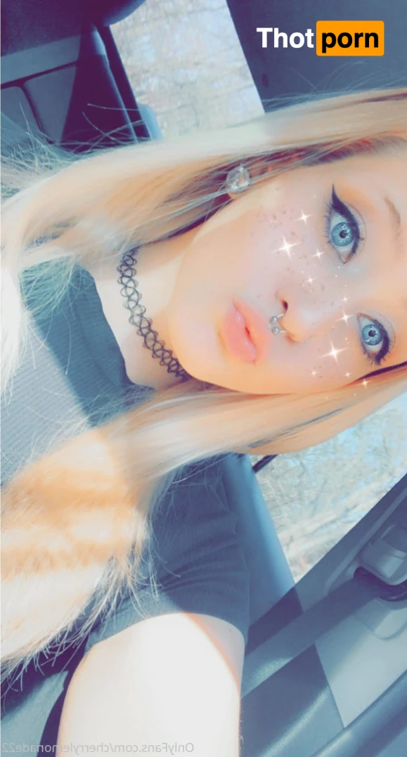 🍒🍋 Emily 🍒🍋 14420028