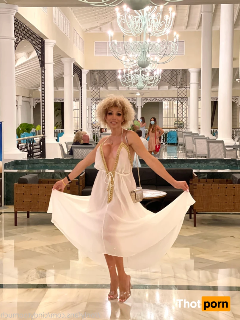 Cindy Too Much 14330944