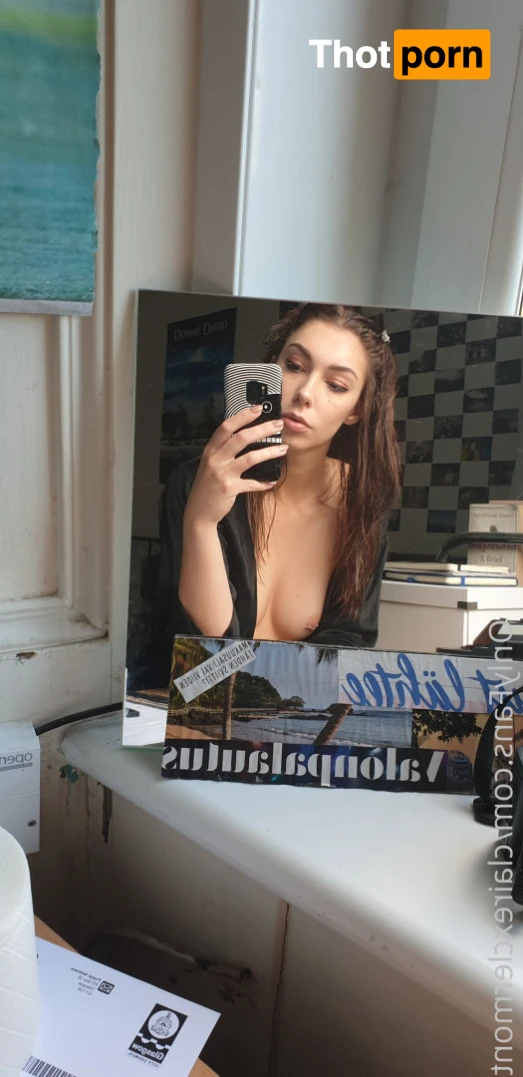 Claire Clermont 💦🖤 15873543