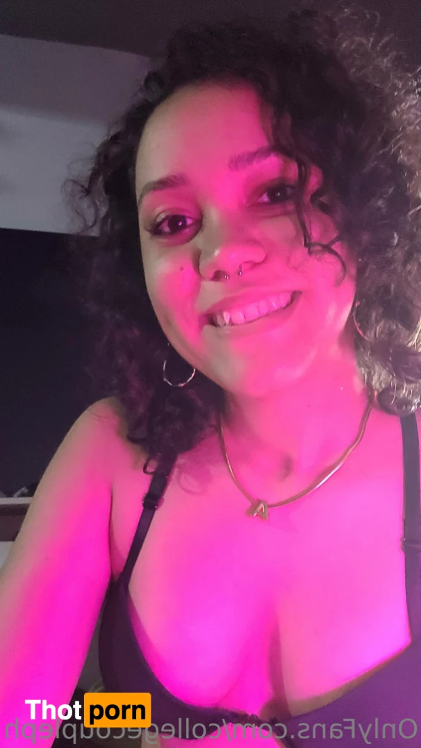 College-couple 14082600