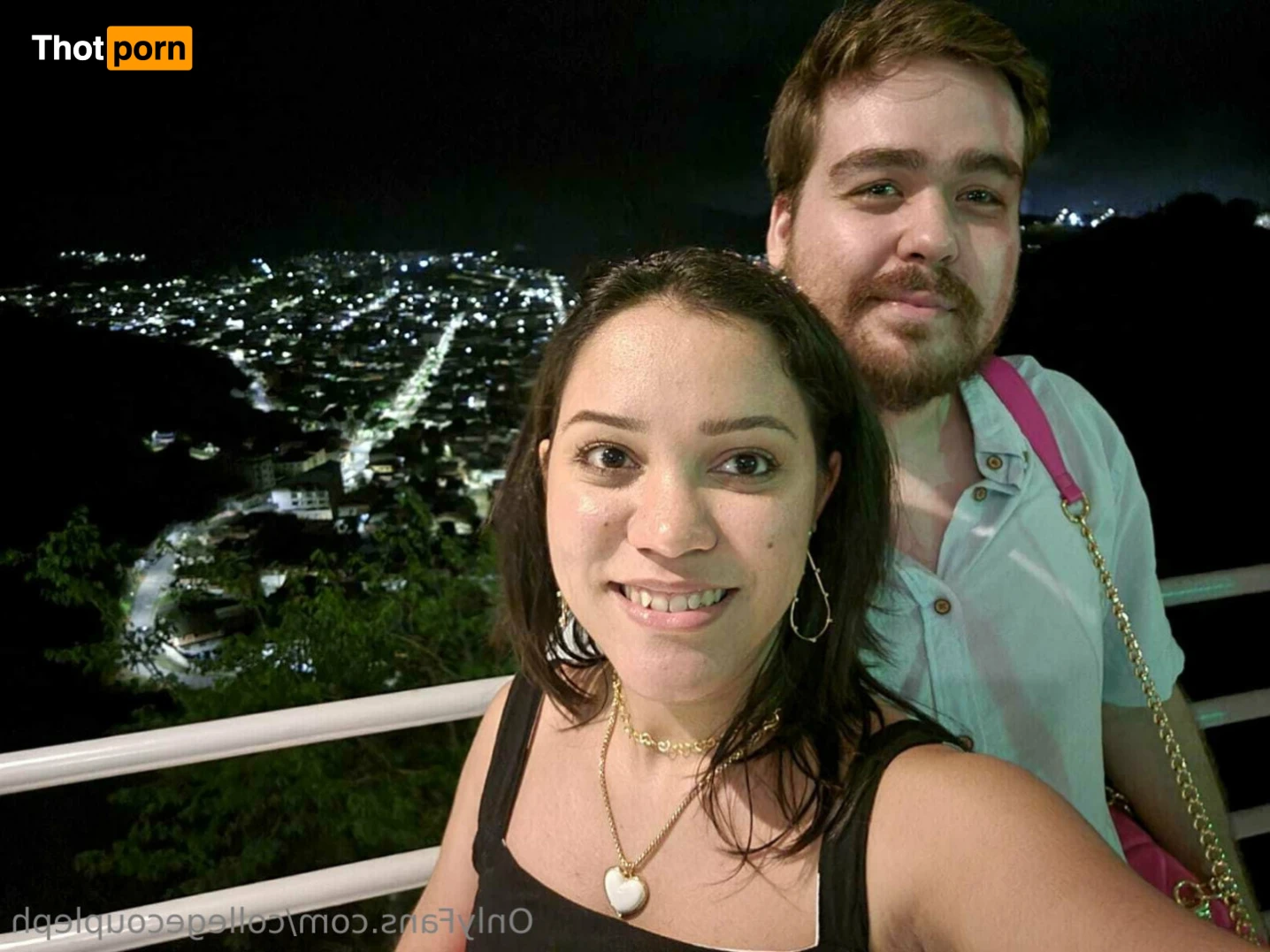 College-couple 14082815