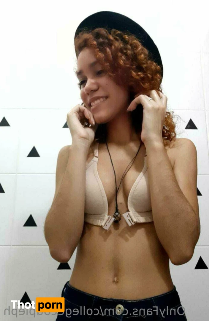 College-couple 14083030