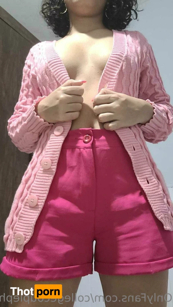 College-couple 14083059