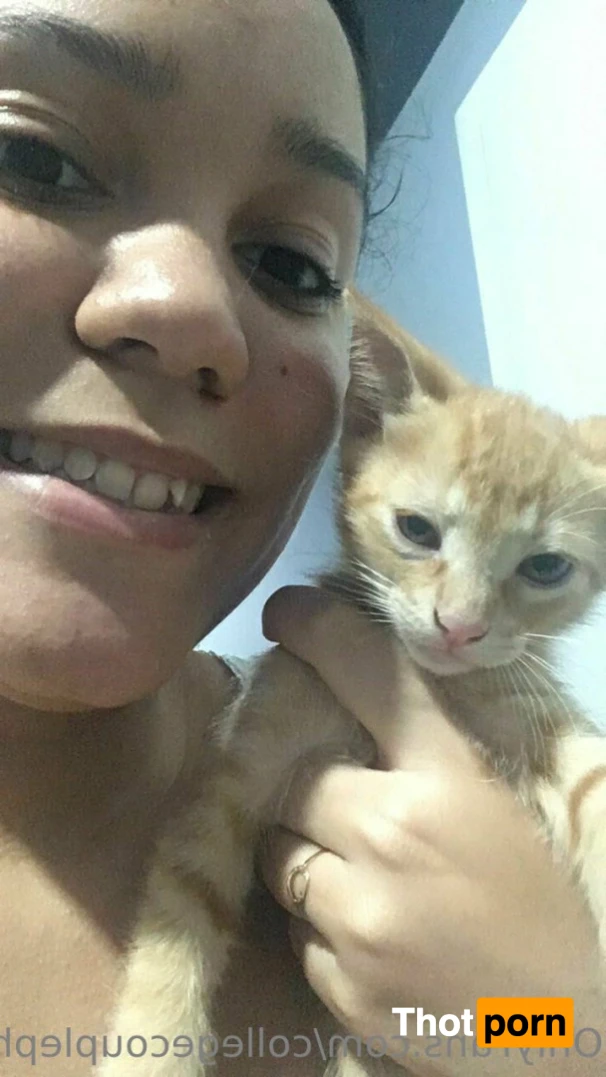 College-couple 14083236