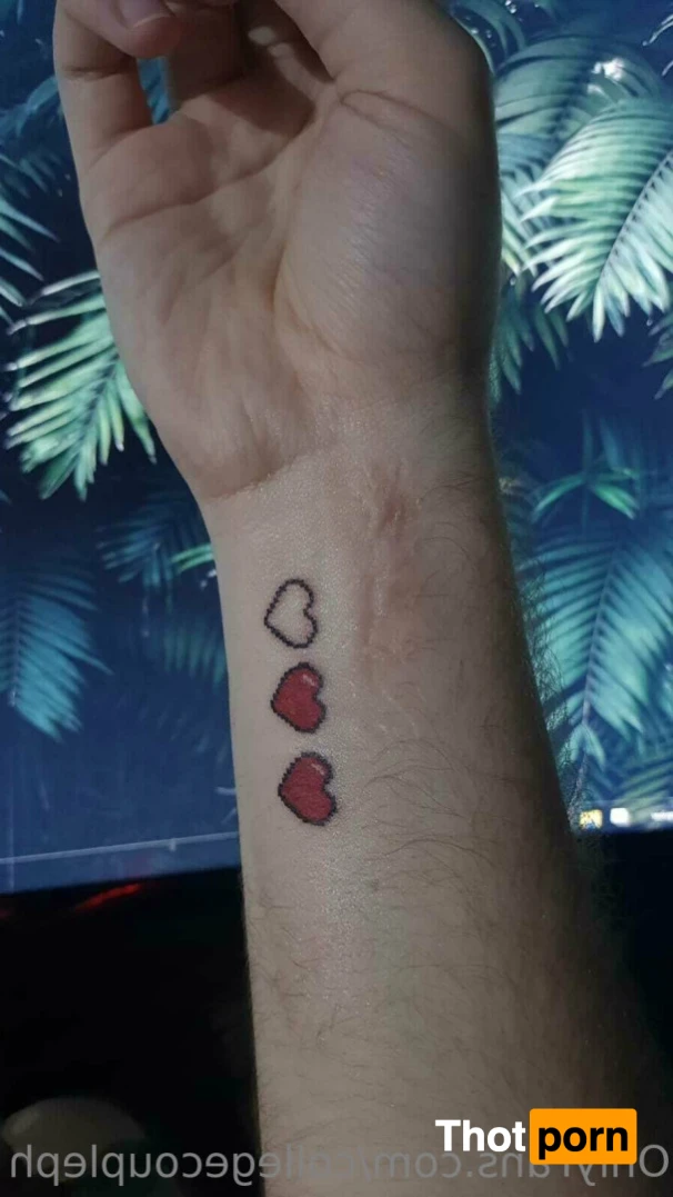 College-couple 14083260