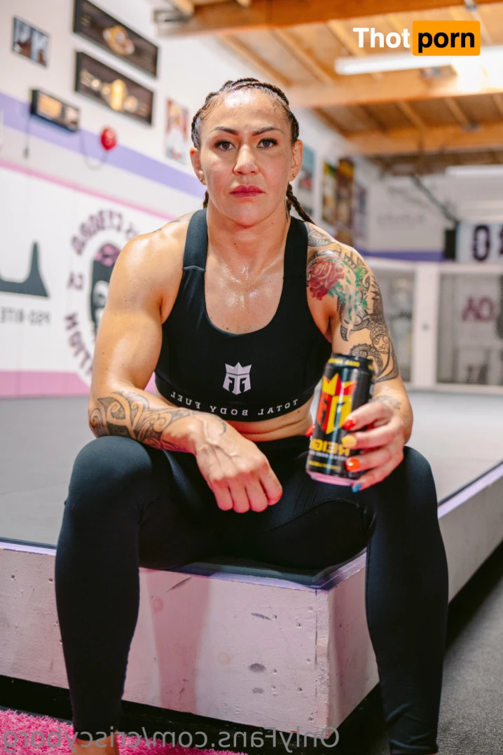 CrisCyborg 11088618