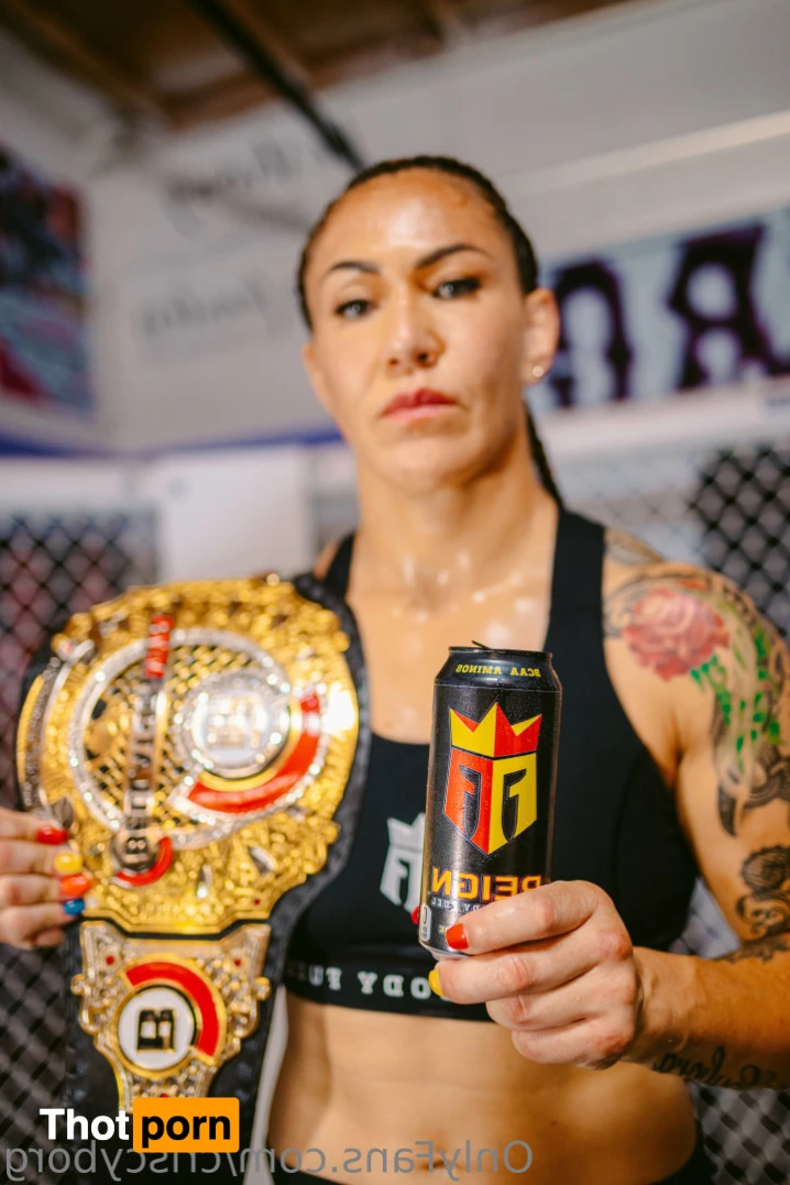 CrisCyborg 13858167