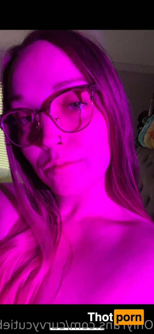 Curvy Cutie😻🌟 13777285