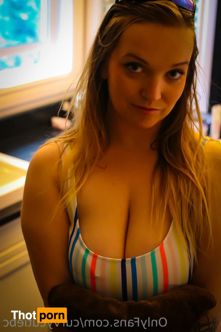 Curvy Cutie😻🌟 13777770