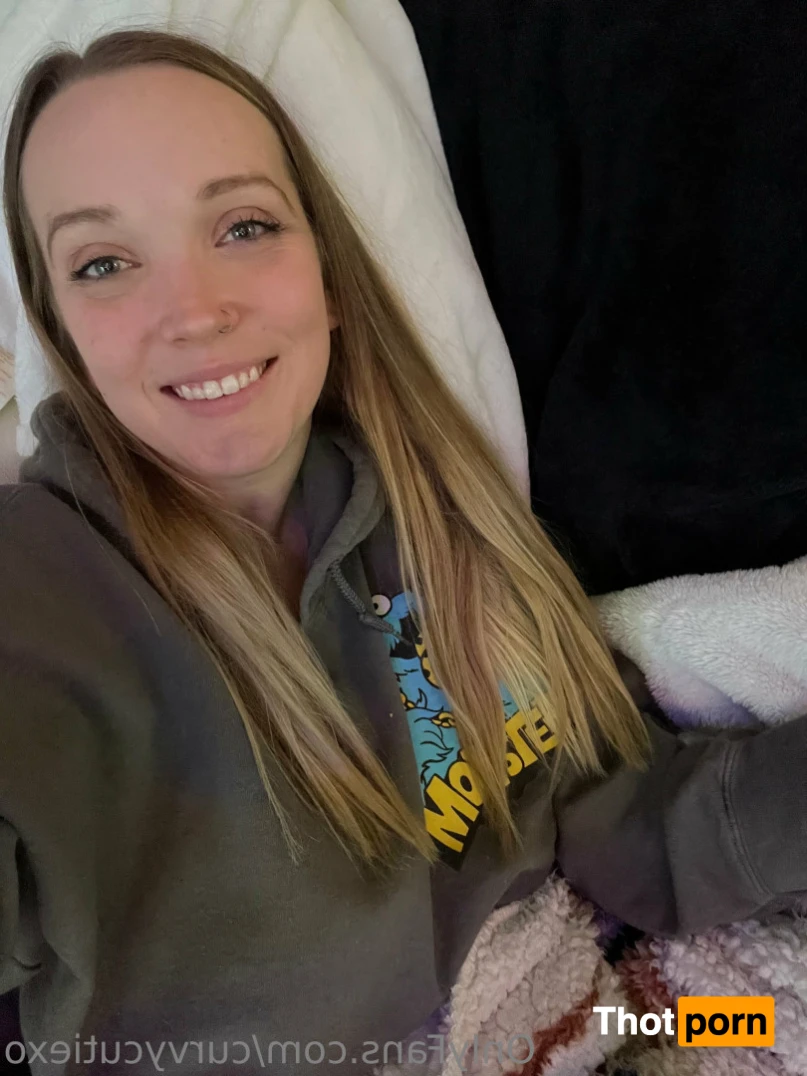 Curvy Cutie😻🌟 13778156