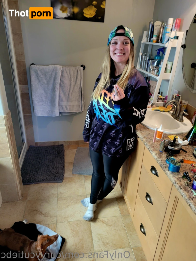 Curvy Cutie😻🌟 13778766