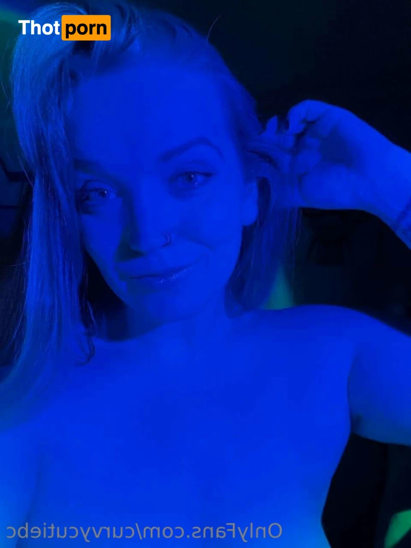 Curvy Cutie😻🌟 13778825