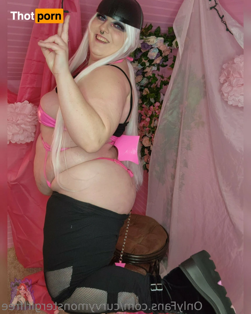 Curvymonstergirl 13776970
