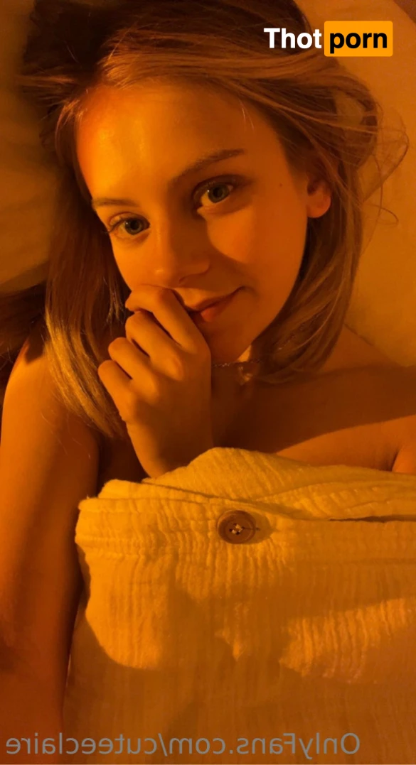 cuteeclaire 13774427