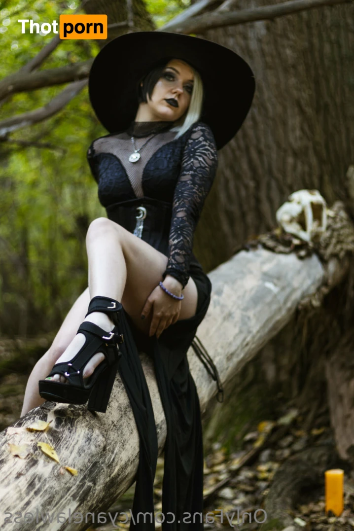 Cyane Lawless 13537104