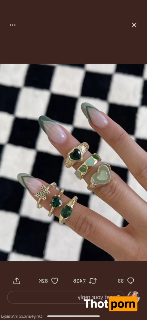 Daisy 🌻 top .78% 13423819