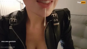 1653587