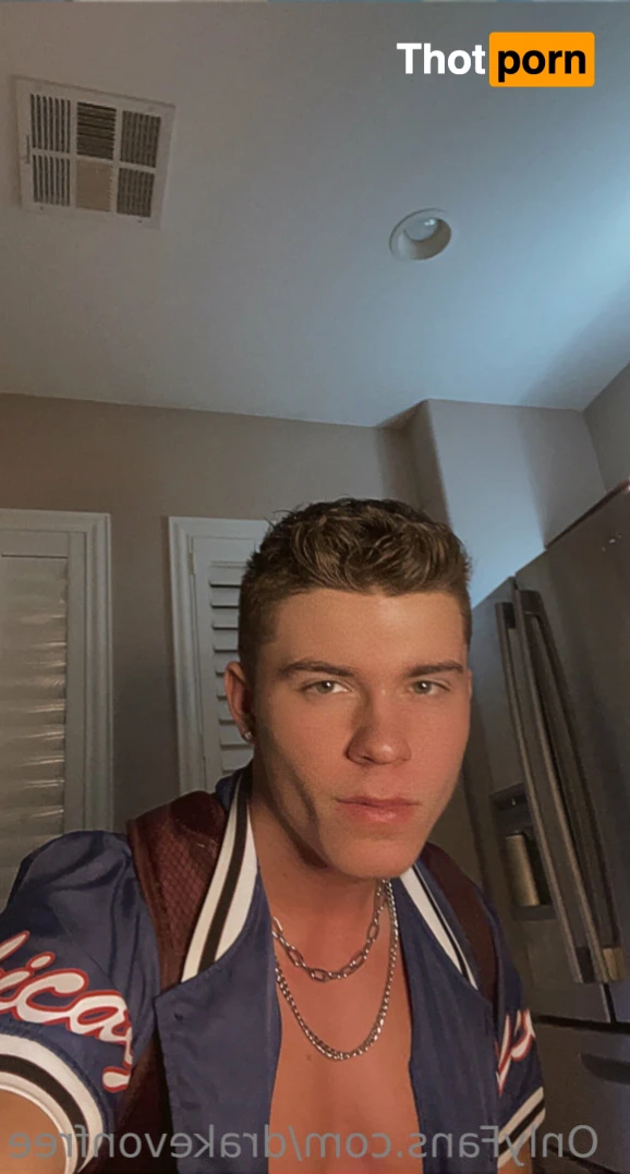 DrakeVonXXXFREE 10976040