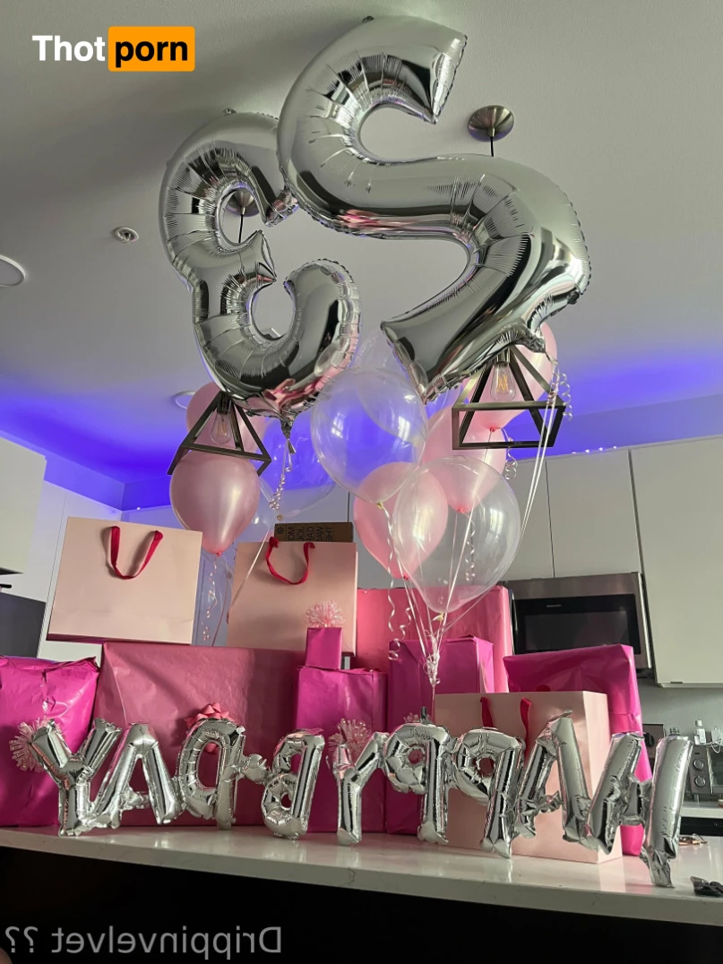 Drippinvelvet 🩸 15770363