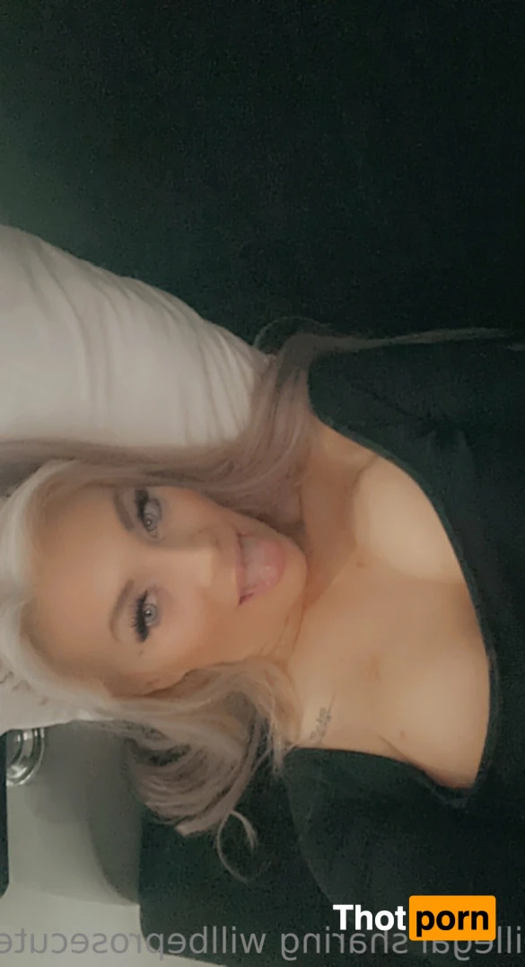 Elise christie 12205599