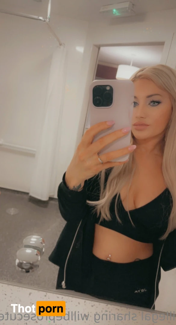 Elise christie 12205814