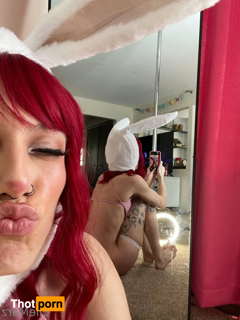 ✨Elle Marz✨ 12189552