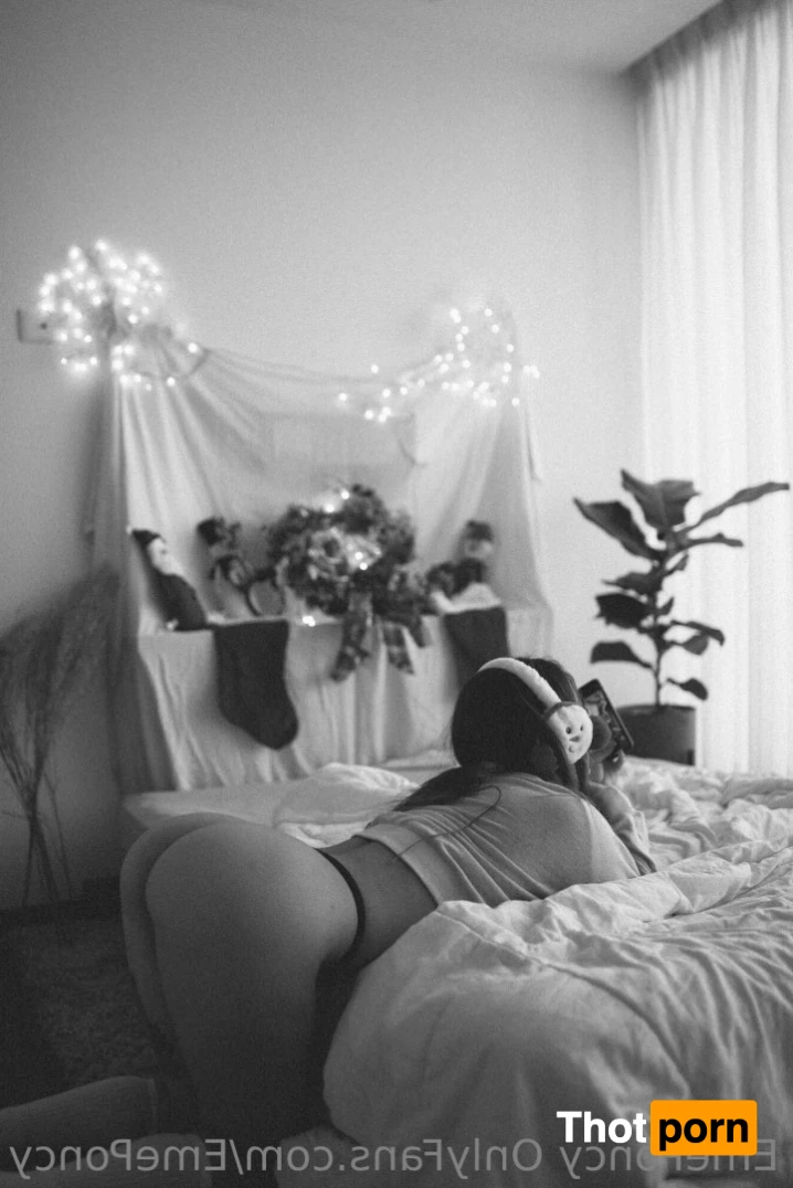 𝑻𝒉𝒆 𝑷𝒍𝒂𝒚 𝑩𝒖𝒏𝒏𝒚 🌸 12113306