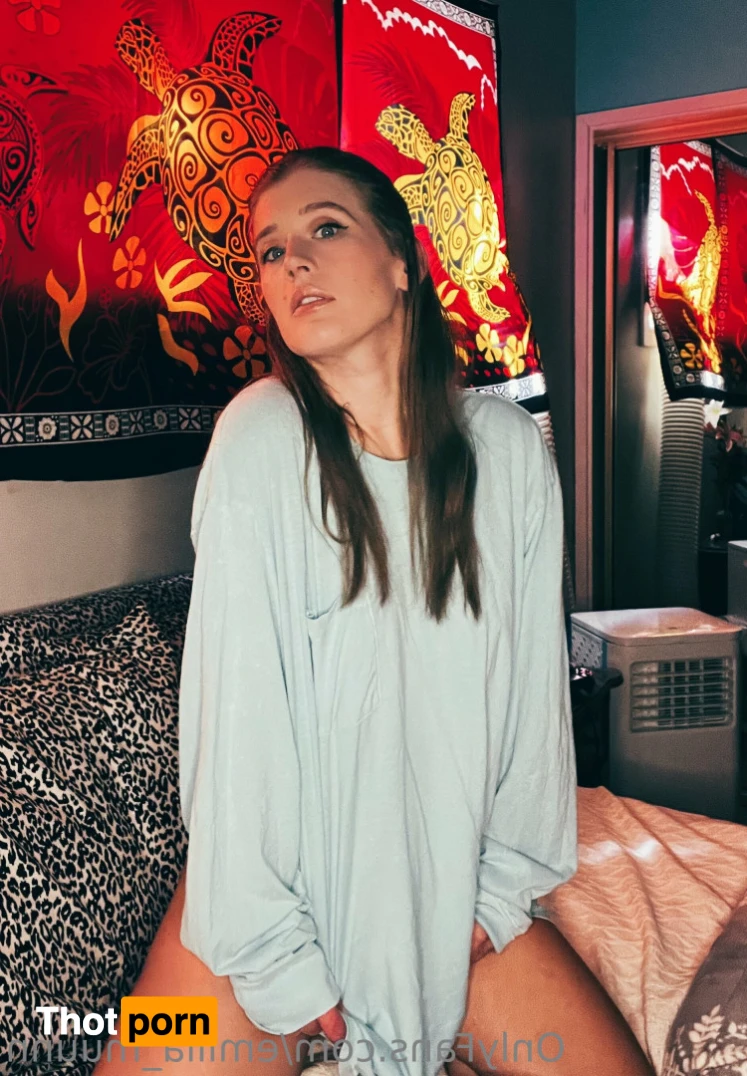 Emilia Moon 12112225