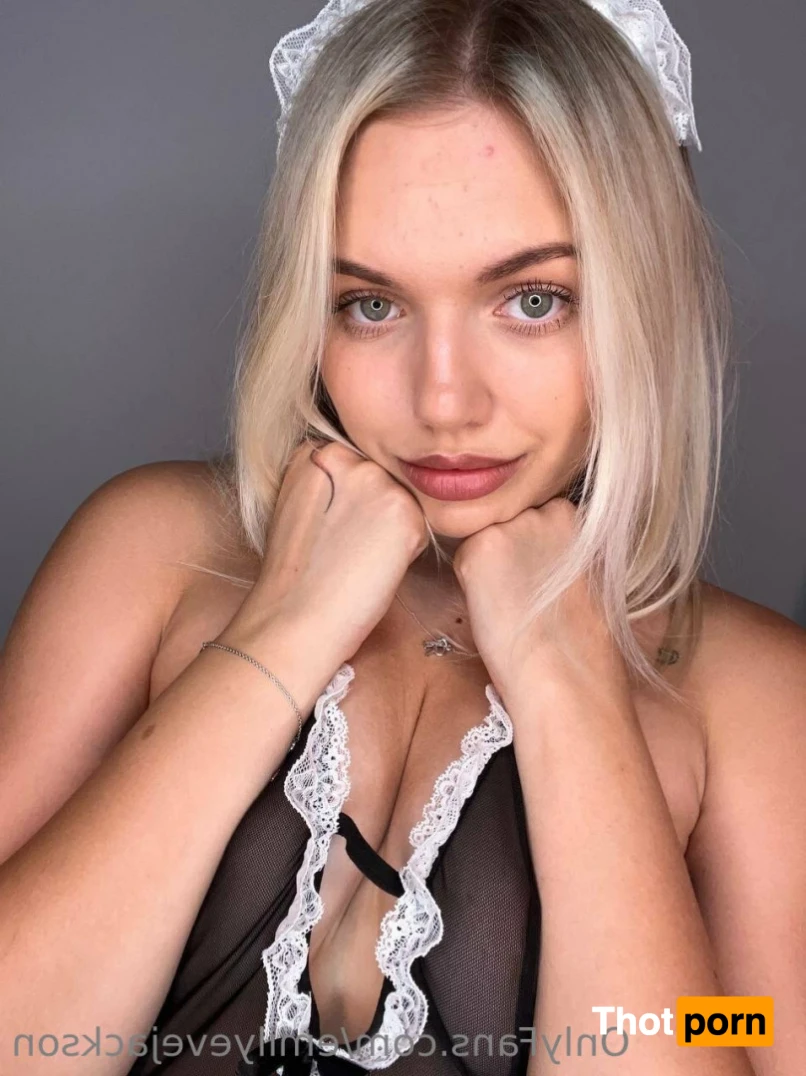 Emily Eve Jackson💗 15752736