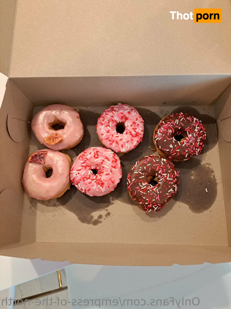 Empress 🐷 11891350