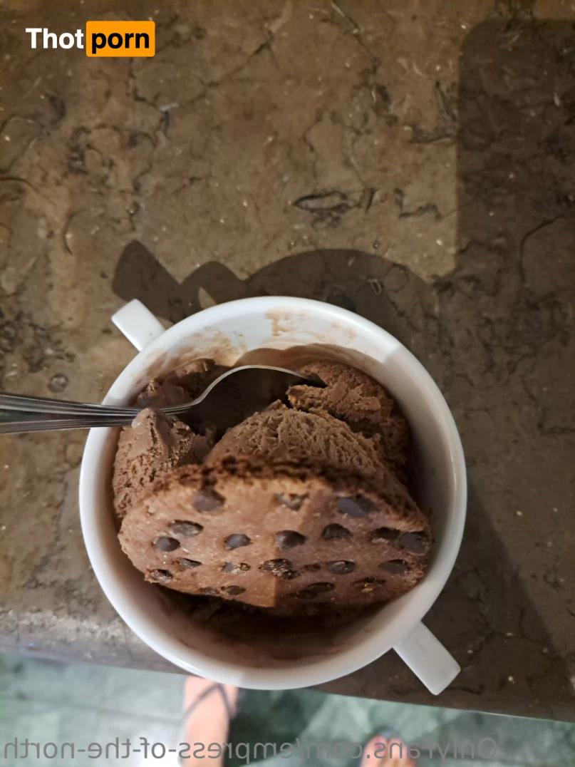 Empress 🐷 11891993