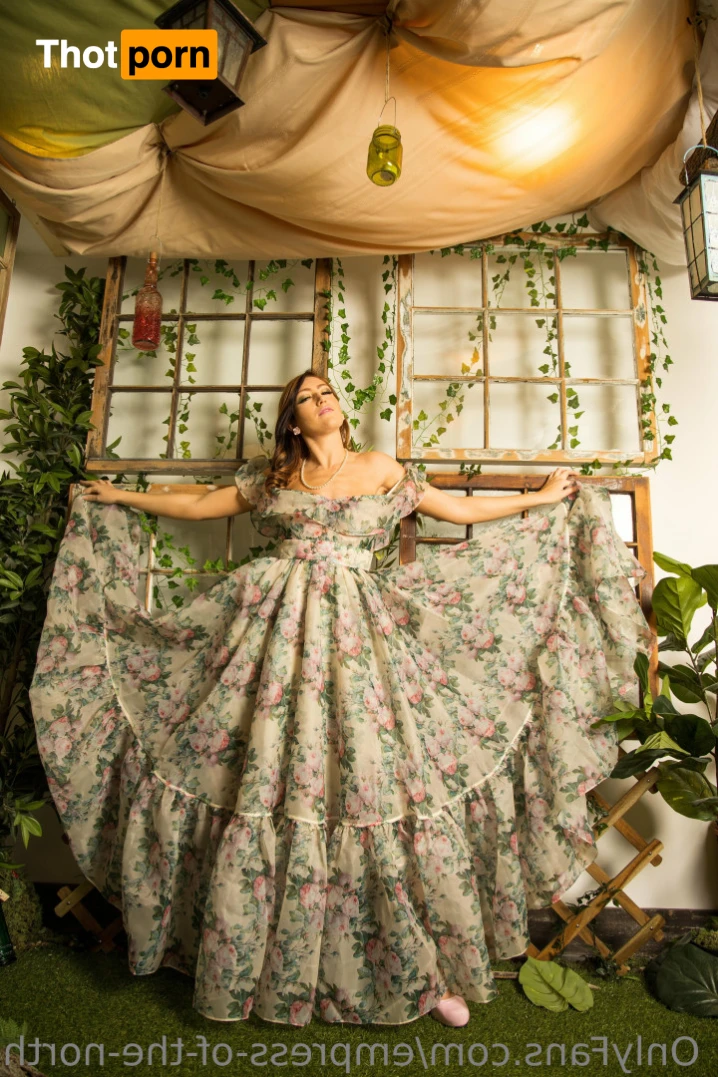 Empress 🐷 11892251