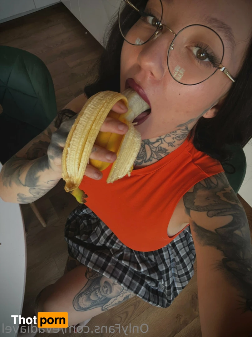 Huge TIIITS 👅👅 16518276