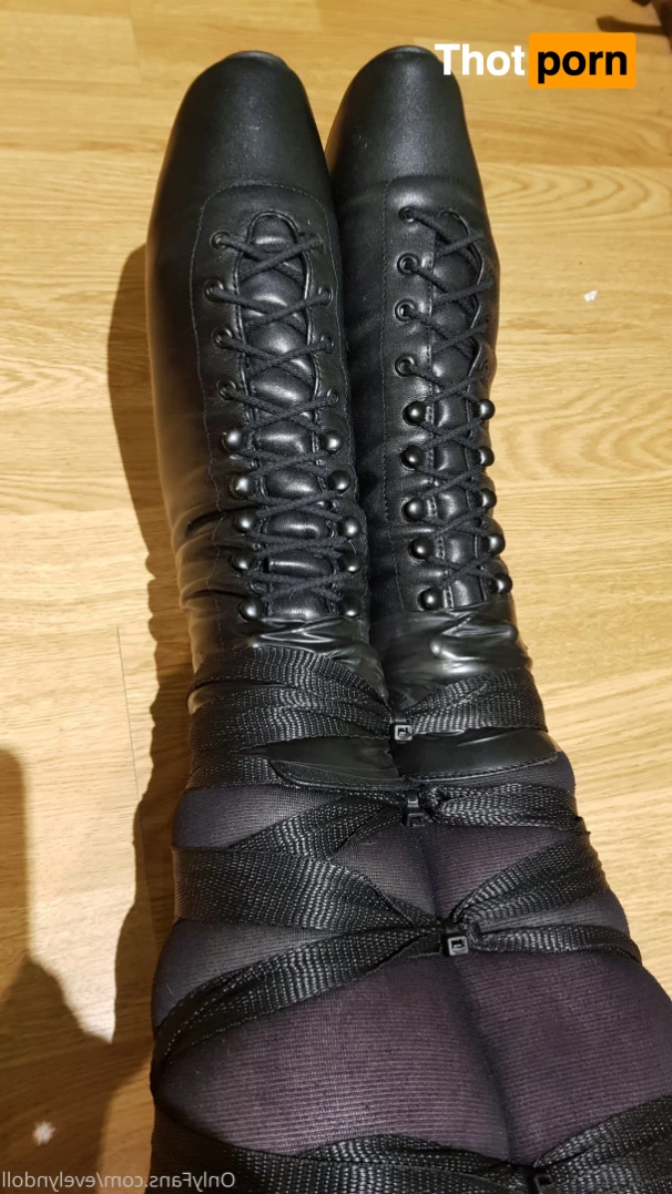 Evelyn Rubberdoll 16507602