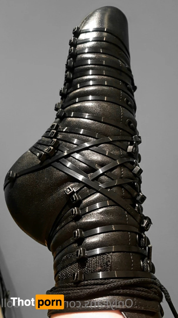 Evelyn Rubberdoll 16507611