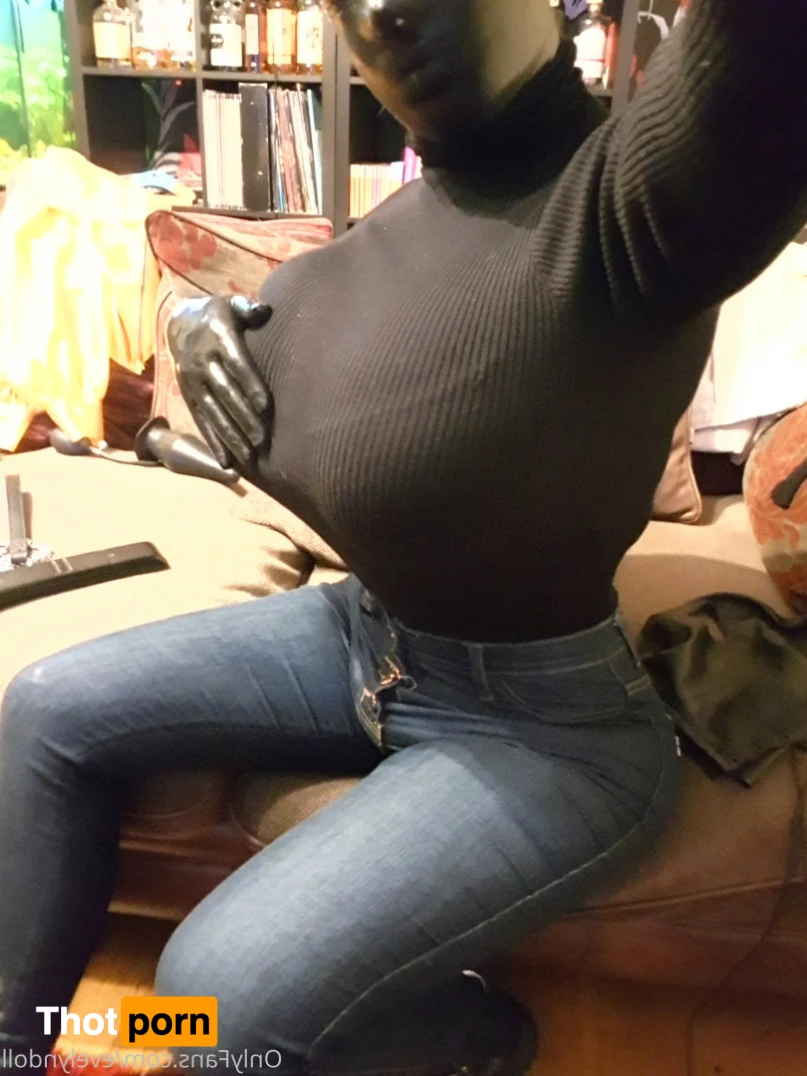 Evelyn Rubberdoll 16507765