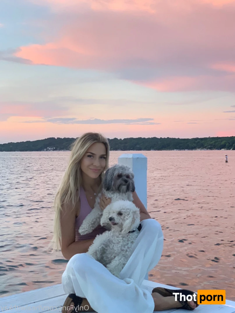 Evolve with Kay 16490076